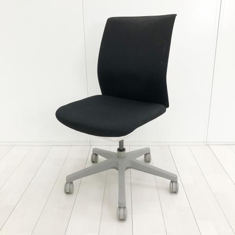 【中古】オムネス  オカムラ（okamura） 肘無ローバックチェア