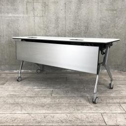 【折りたたみ収納が秀逸！スタイリッシュなデザインで高品質！】■オカムラ（okamura）製　インターアクトNTシリーズ（INTER ACTNT）　サイドスタックテーブル　W1500×D600×H720mm　■キャスター付　■コンセント付　■ホワイト