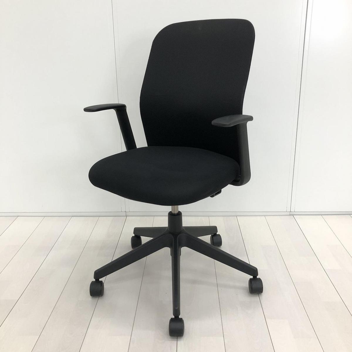 【ゆったりクッションがおすすめ！】■コクヨ（KOKUYO）製　アガタDシリーズ　■肘付きハイバック　■固定肘　■ブラック
                        アガタDチェア
                                    中古
            