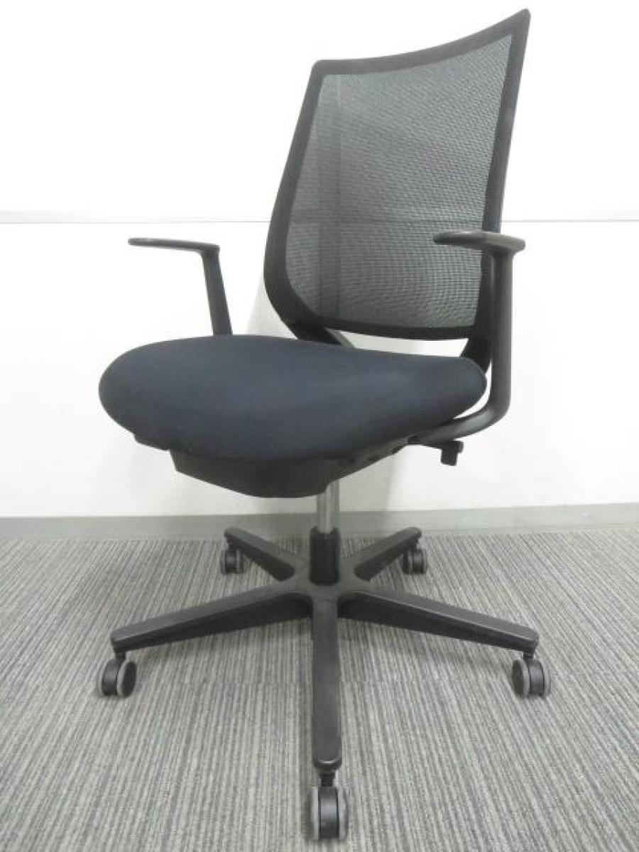 【在庫入替セール品！】【フィット感のあるメッシュで快適な座り心地を実現！】■コクヨ　ミトラチェア　肘付　ブラック　■美しいデザインに快適な座り心地！【KOKUYO　Mitra２】
                        ミトラ2
                                    中古
            