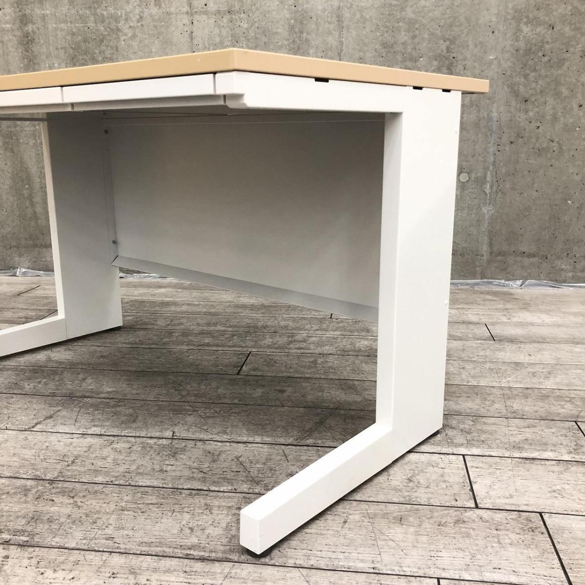 ※値下げしました※  UCHIDA    平机　デスク　ホワイト 中古品 中古】スカエナ 5-110-6720 ウチダ/UCHIDA 平机 575176 - 中古オフィス