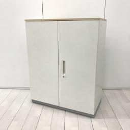 【定価約10万円】【オフィスの書類をスッキリ整理！A4ファイルも収納可能！書類探しがスムーズに！】■プラス（PLUS）製　L6シリーズ　両開き書庫　ローキャビネット　■シリンダー錠　■天板：木目ナチュラル/ホワイト