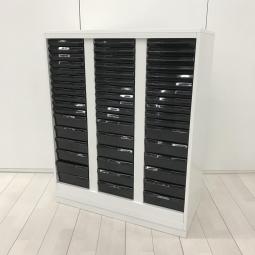 【定価約9万円】【書類・備品整理の必需品！使い勝手の良いクリトレが入荷！】■ウチダ（UCHIDA）　BEストレージ　クリスタルトレイ　H1120㎜　■3列×浅型33段・深型18段　■ホワイト