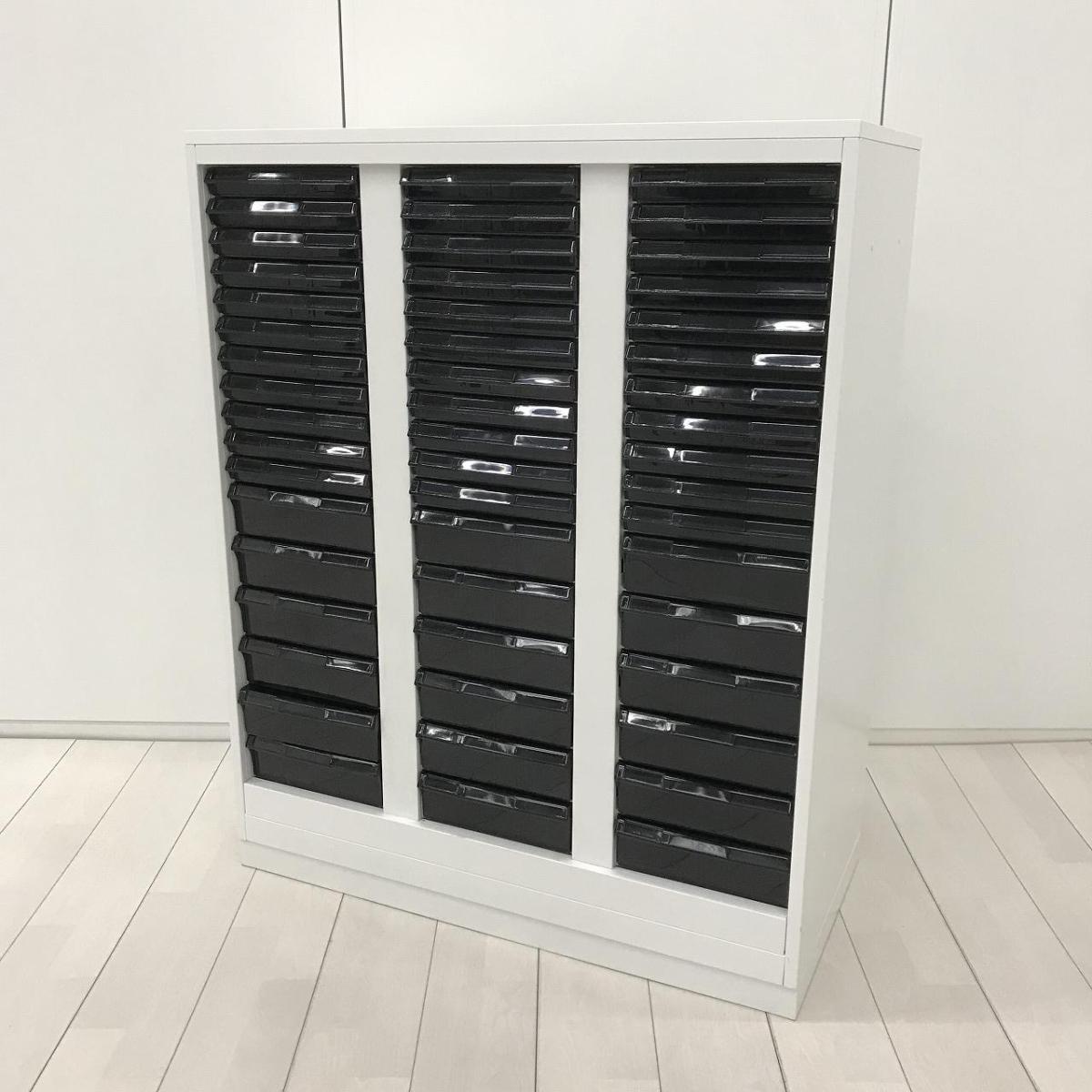 【定価約9万円】【書類・備品整理の必需品！使い勝手の良いクリトレが入荷！】■ウチダ（UCHIDA）　BEストレージ　クリスタルトレイ　H1120㎜　■3列×浅型33段・深型18段　■ホワイト
                        BEストレージ
                                    中古
            