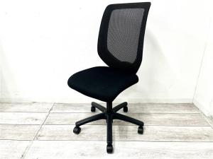 【定価約5万円】【コスパの良いブラックのメッシュチェアが入荷！】■イトーキ(ITOKI)製　コルト(colt)チェア　肘無し　ハイバック　背面メッシュ　■ブラック【ワンランク上のデザインと座り心地！】