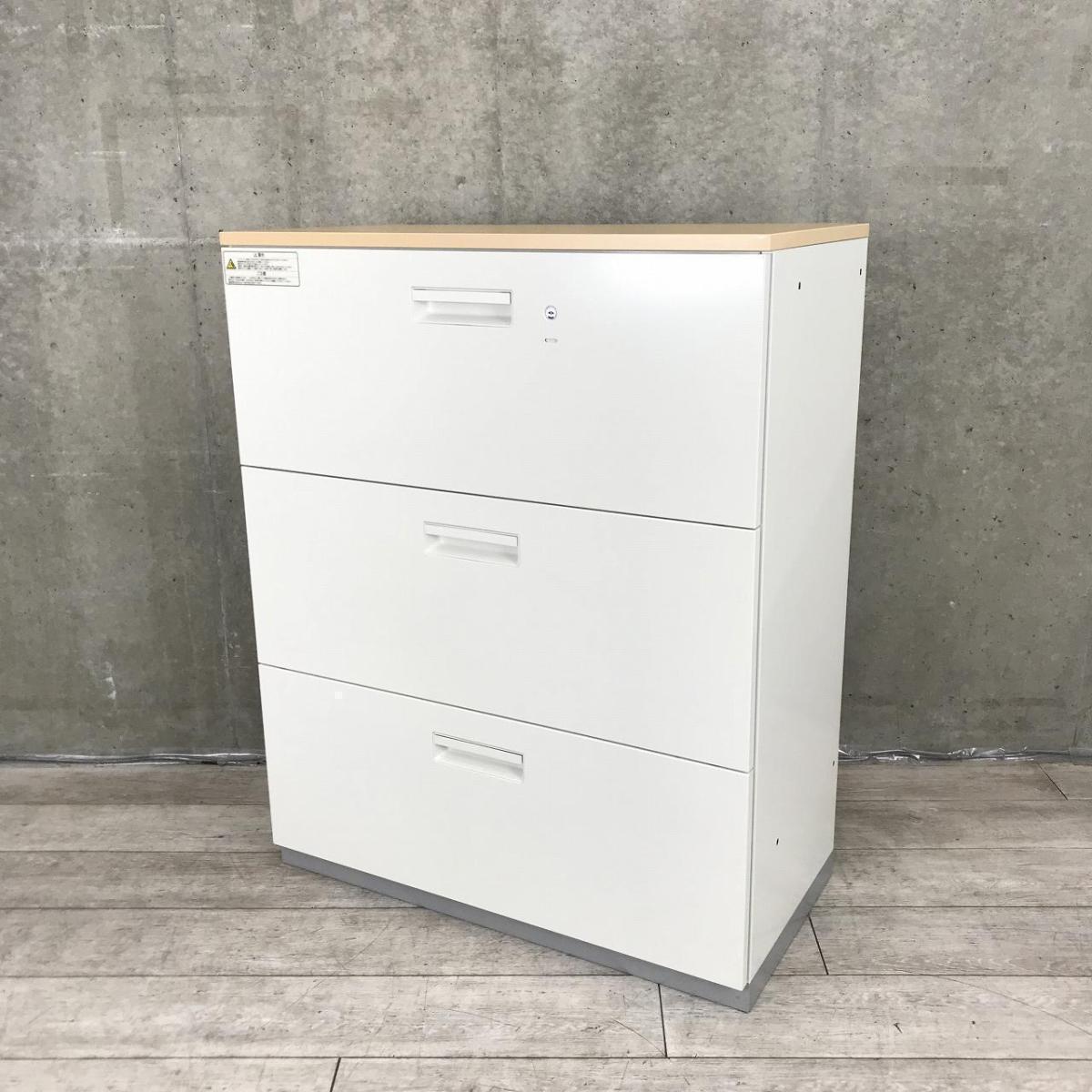 【定価約9万円】【ナチュラル調天板がついた、人気の引き出し式書庫！】■プラス（PLUS）　L6シリーズ　3段ラテラル　ローキャビネット　■ホワイト　■ナチュラル木目調天板付き　■シリンダー錠
                        L6
                                    中古
            