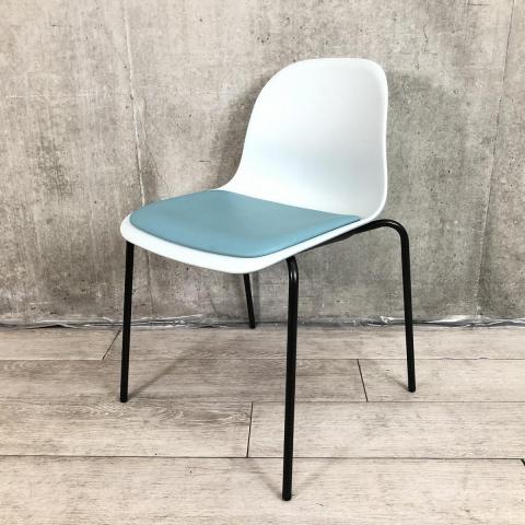 【中古】その他シリーズ KLU-200DR-T1S4 イトーキ（ITOKI） スタッキングチェア