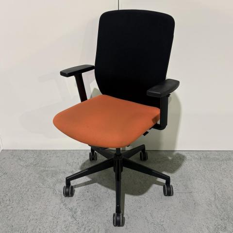 【中古】クレネ  ウチダ（UCHIDA) 肘付ミドルバックチェア