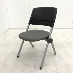 【折り畳んで横に重ねて収納可能！】■オカムラ（okamura）製　リータ（LITA）シリーズ　スタッキング＆ミーティングチェア　■グレー　【弊社使用欄：A010592586】