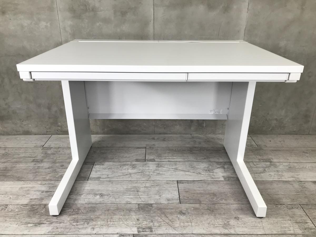 ★ウチダ製　スカエナ　ネオホワイト　W1000サイズ　W1000xD700xH720サイズ　配線Kタイプ※一直線タイプ　幅1000タイプのコンパクト事務机！　人気のホワイト平机！　W1000平机！！
                        スカエナ
                                    中古
            