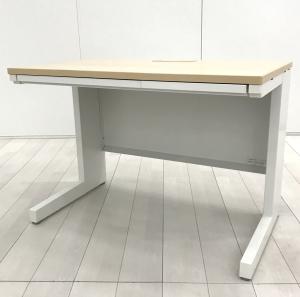 【スタンダードなデザインで使いやすい！】■ウチダ　スカエナシリーズ　平デスク　W1000×D600×H700mm　■いま流行りのオシャンティな木目デザイン！　バブチー