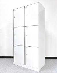 【定価約14万円】【シンプルなデザインにシルバーの取っ手がスタイリッシュな6人用ロッカー】■オカムラ/SWシリーズ　■ホワイト　6人用ロッカー　2列3段タイプ