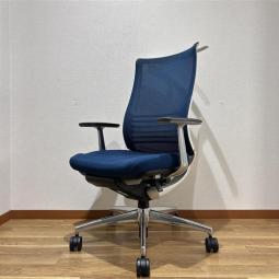 【西】腰に優しいチェア入荷！中古　高級チェア　オフィスチェア　メッシュ　ブルー　おしゃれ　テレワーク　前傾姿勢　前傾チルト　ハイバック　ランバーサポート 【チェア】【椅子】【イス】【事務椅子】【格安】【安い】【福岡オフィス家具】【福岡中古家具】【中古事務什器】【中古チェア】【中古椅子】
