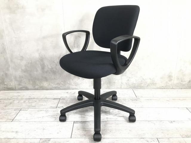 【中古】イーザチェア  コクヨ（KOKUYO） 肘付ローバックチェア