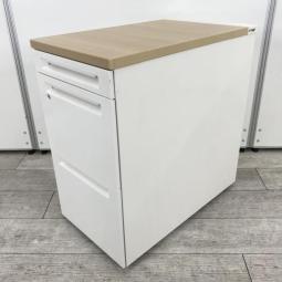 【デスクの拡張におすすめ！人気天板色の脇机が入荷！】■オカムラ（okamura）製　アドバンスシリーズ　3段脇机　W400×D700㎜　■シリンダー鍵　■本体：ホワイト・天板：ナチュラル