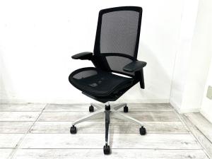【定価約19万円】【デザインと機能性を追求したオカムラの技術の結晶！自然な姿勢で作業・リラックス可能！】■オカムラ(okamura)製　フィノラ(Finora)チェア　肘付ハイバック　■背・座面メッシュ　■可動肘　■ブラック