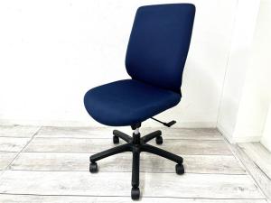 【定価約6万円】【全ての機能をコンパクトに！クッション性が高く座り心地が良いチェア！】■イトーキ(ITOKI)製　トルテRチェア(torte_R)　肘無　ハイバック　■ネイビーブルー×ブラックシェル