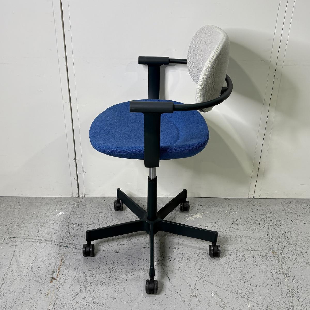【未使用】ITOKI バーテブラ03チェア 4本脚　KG-845CD-G1L2 中古】バーテブラ03チェア イトーキ 4本木脚 ミーティングチェア 中古