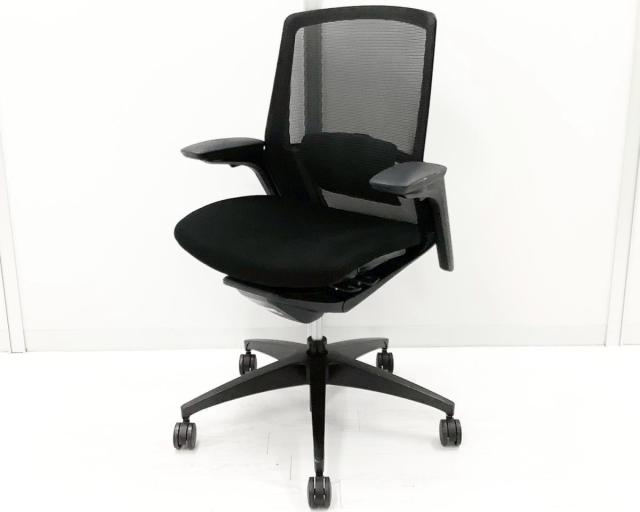 【中古】フィノラ 樹脂  オカムラ（okamura） 肘付ハイバックチェア