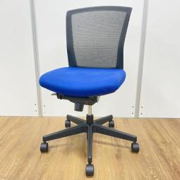 ソフトなメッシュが背中にフィット！必要機能をシンプルにまとめた軽快なオフィスチェア！
■コクヨ/バリシアチェア（Varicia）/ミディアムブルー×ブラックシェル　肘無ローバック　背面メッシュ