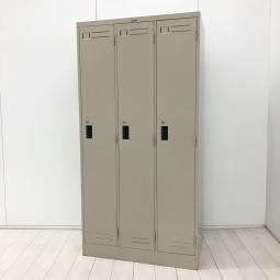 希少/おすすめ/増員　コクヨ（KOKUYO）製　LKロッカーシリーズ　更衣用ロッカー3人　■W900×D515×H1790mm　■シリンダー錠　■グレー