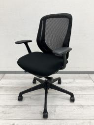 【前傾チルト機能付き】【オカムラ製品で最も人気を集める高機能チェア！】■オカムラ（okamura）製　シルフィー（Sylphy）チェア　ローバック肘付き　背面メッシュ　■固定肘　■ブラック