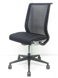 【ワイヤー構造が体を支える、有名海外メーカー製の定番チェア！】■スチールケース（Steelcase）製　シンク（think）チェア　肘付ハイバック　■肘無し　■ブラック【AD】