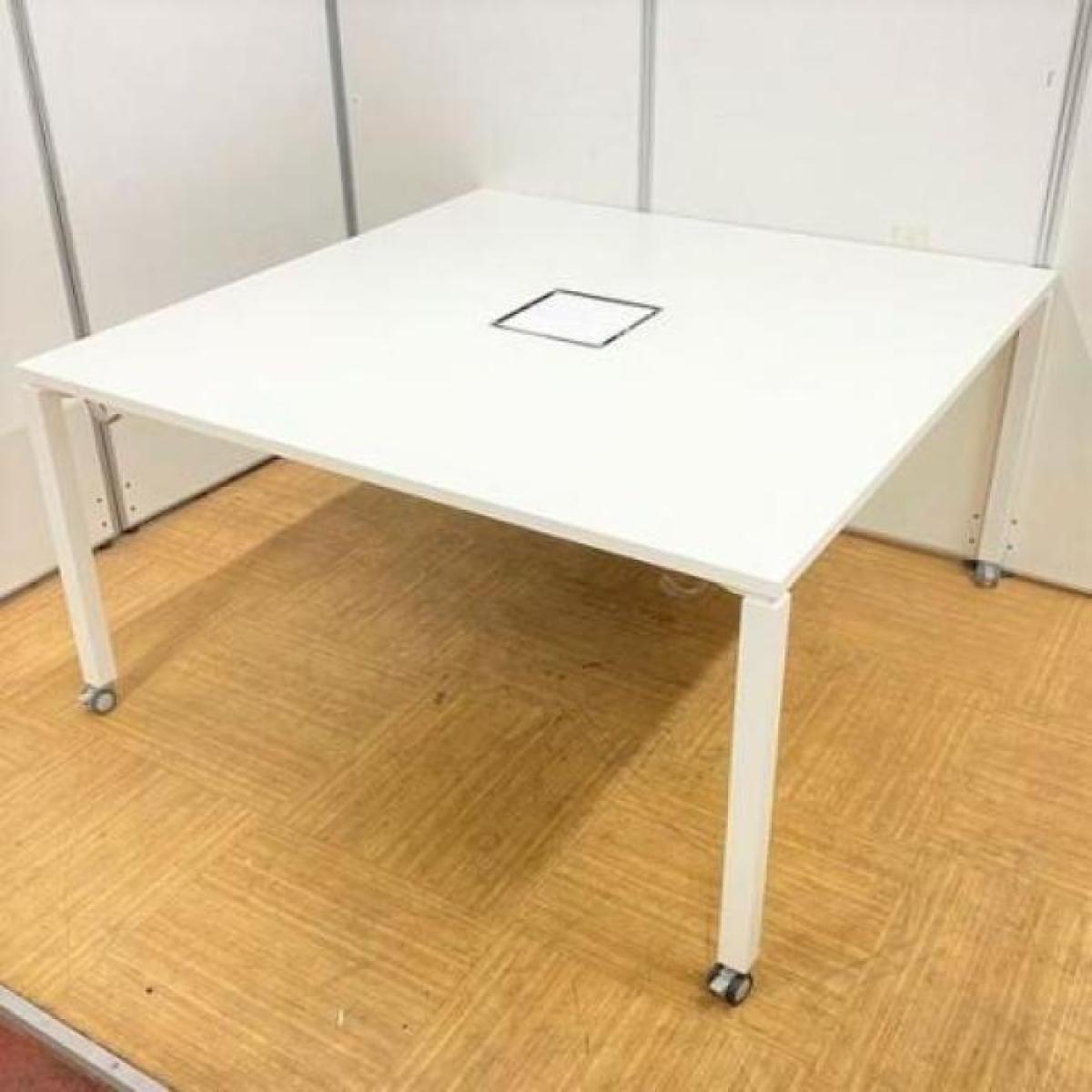 コクヨ　ワークフィット　ワークテーブル　フリーアドレスデスクとして利用可能　ホワイト天板×ホワイト脚（キャスター）　空間を広く見せるオープン脚　1200角サイズ
                        ワークフィット
                                    中古
            