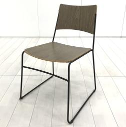 【いま流行りの木目デザイン！】■Oliver（オリバー）　スタッキングチェア　ブラウン　※擦りキズありのためお安く！