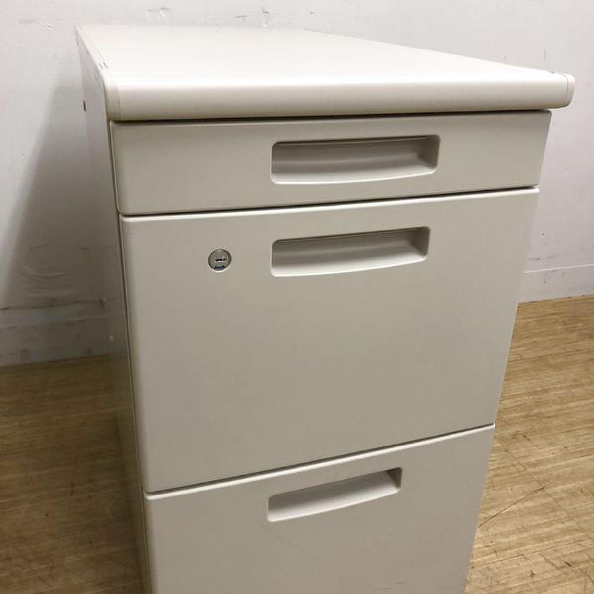 中古】新BS コクヨ/KOKUYO 脇机3段 575811 - 中古オフィス家具なら 