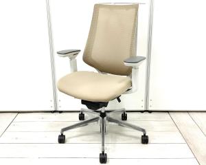 【様々な姿勢に柔軟にフィットする高機能ワーキングチェア！】体格差に応じた最適サポートを実現！
■コクヨ/デュオラチェア（Duora）/ソフトベージュ　ハンガー付　可動肘付き