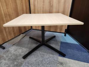 【カフェ風なオフィスにもおすすめ！コンパクトな角テーブルが入荷！】 ■内田洋行　ニュート　高さに注意　簡易的な会議やリフレッシュルームなどにも人気！　ABW