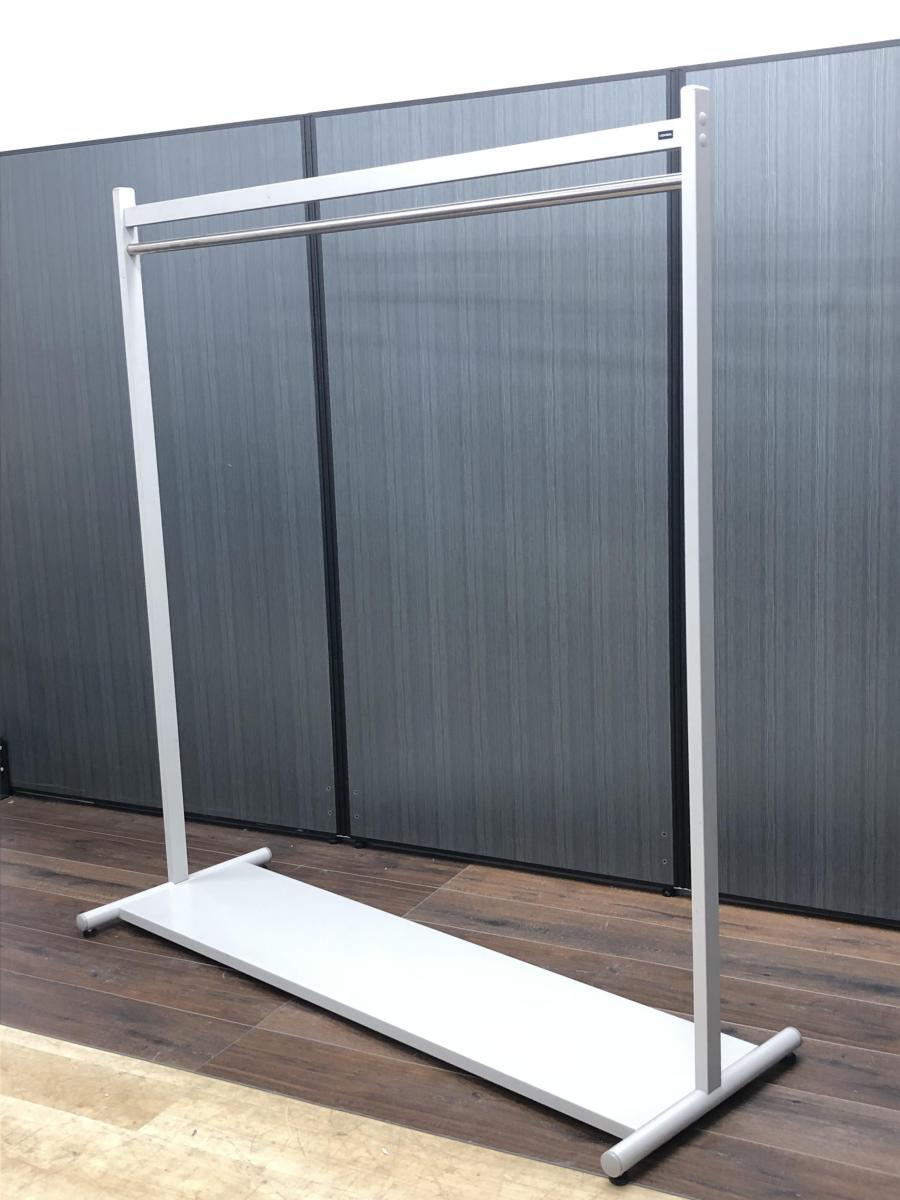 たくさん衣類を掛けられます！ 定番のハンガーラックが入荷！
◆内田洋行/コートハンガー
                        CI-N
                                    中古
            
