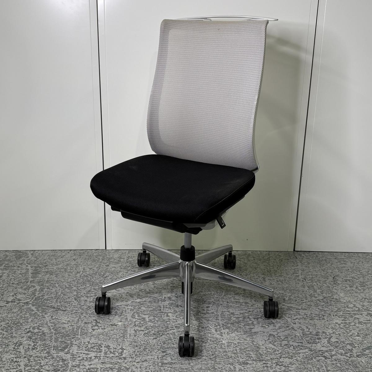 【前傾から後傾まで様々な姿勢をサポート！ワンランク上の座り心地！】■コクヨ（KOKUYO）製　ベゼル（Bezel）チェア　肘無　ハイバック　背面メッシュ　■背面グレー×ホワイトシェル×座面ブラック
                        ベゼル 樹脂脚
                                    中古
            