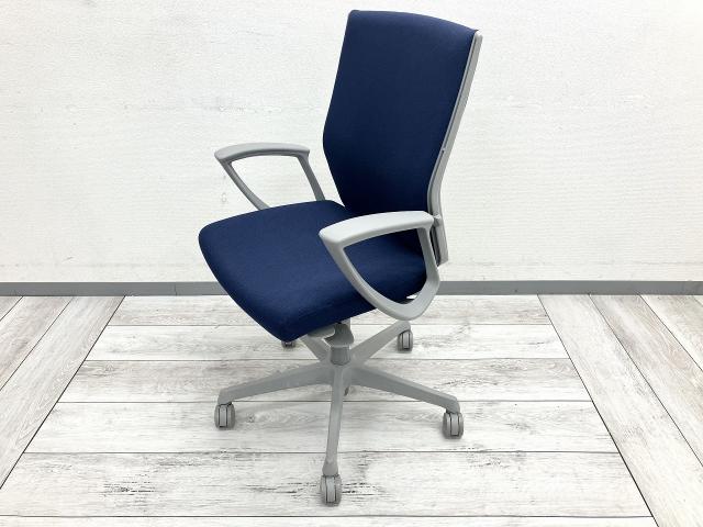 【中古】エスクード C435GR FFW4 オカムラ（okamura） 肘付ハイバックチェア