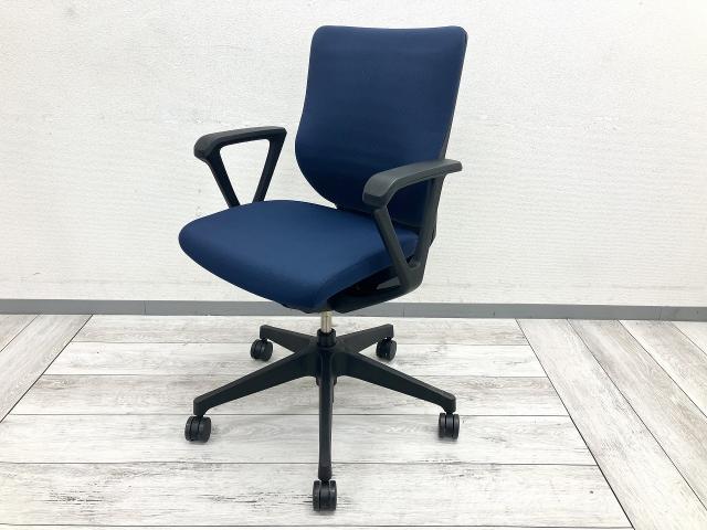 【中古】エピオスチェア KE-440GB-T1B2B2 イトーキ（ITOKI） 肘付ローバックチェア