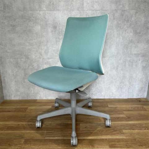 【中古】フルーエントチェア  オカムラ（okamura） 肘無ローバックチェア