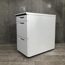 【収納量アップでデスクワークが充実！書類や備品の管理にオススメ！】■コクヨ（KOKUYO）製　isシリーズ　3段脇机　■シリンダー錠　■ホワイト