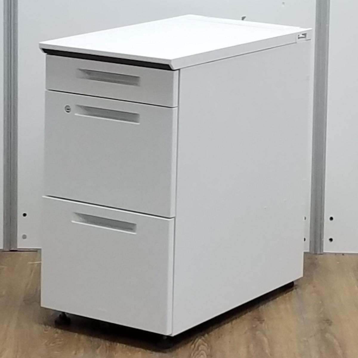 【収納量アップでデスクワークが充実！書類や備品の管理にオススメ！】■コクヨ（KOKUYO）製　isシリーズ　3段脇机　■シリンダー錠　■ホワイト オフィスバスターズ　水戸サテライト　水戸市、日立市、ひたちなか市、鹿嶋市、神栖市、牛久市、古河市、結城市、東海村、つくば市
                        iS
                                    中古
            