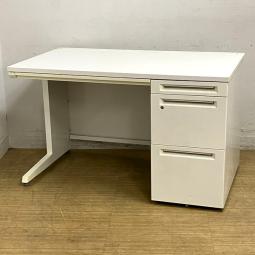 オカムラ　アドバンス　片袖机　ホワイト　鍵付き　シリンダー錠　定番で使いやすいW1200サイズ　※部材欠け・日焼けが散見されます