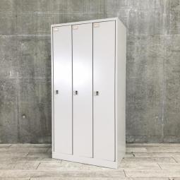 【ゆとりのある収納スペース！　衣類や個人の荷物・貴重品の管理に！　移転や増員におすすめ！】■イトーキ(ITOKI)製　L型シリーズ　３人用更衣ロッカー　■ホワイトグレー　■ネームプレート有　■シリンダー錠