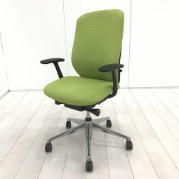 【オカムラ製品で最も人気を集める高機能メッシュチェア！】■オカムラ（okamura）製　シルフィー（Sylphy）　肘付きハイバック　ファブリックタイプ　■固定肘　■ライムグリーン×ホワイトシェル　【弊社使用欄：A01060681】