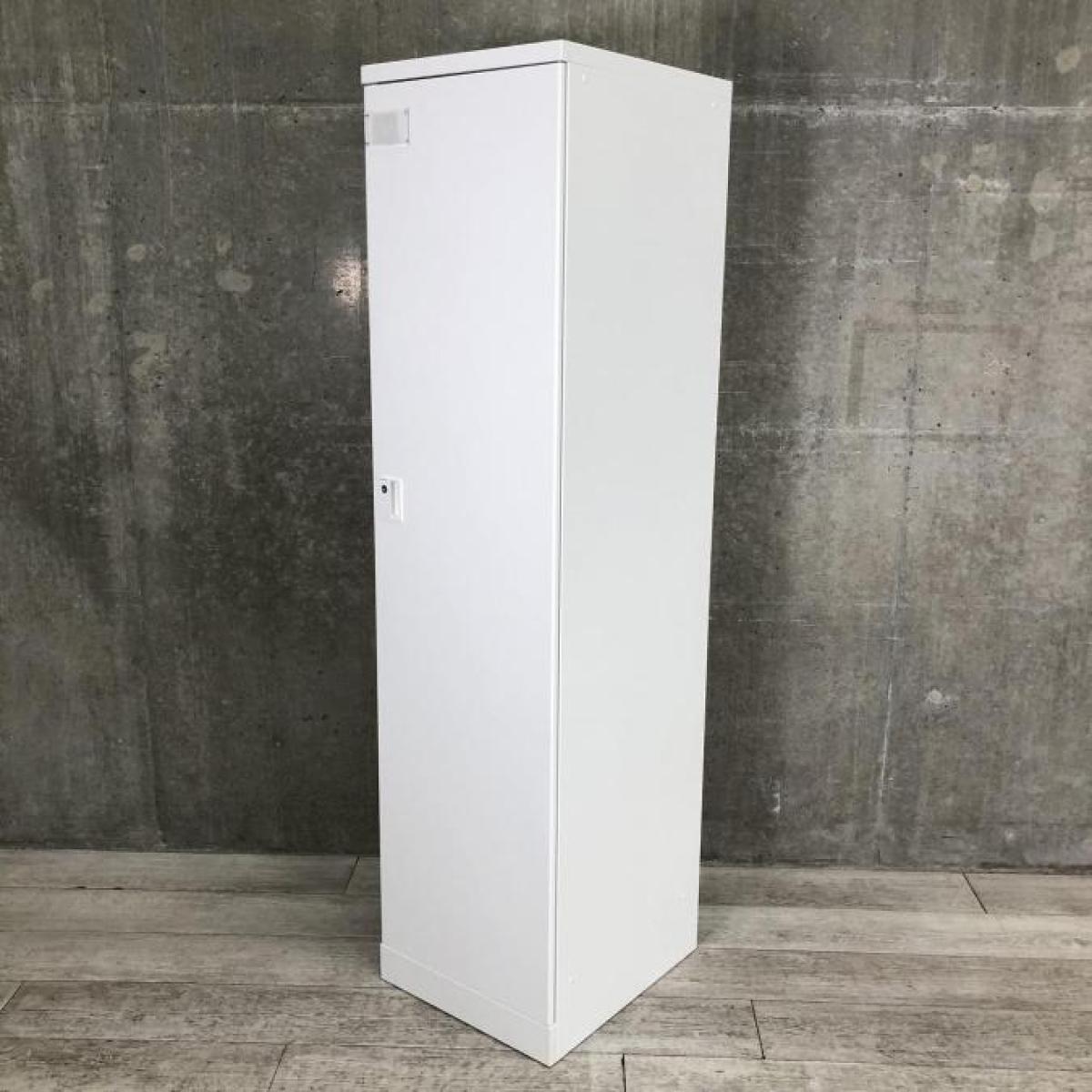 【コートやジャケットも収納可能な更衣ロッカー！掃除用具入れにもおすすめ！】■コクヨ(KOKUYO)製　シーフォート(Cfort)シリーズ　1人用ロッカー　更衣用　W450×D515㎜　■ホワイト ■シリンダー錠
                        シーフォート
                                    中古
            