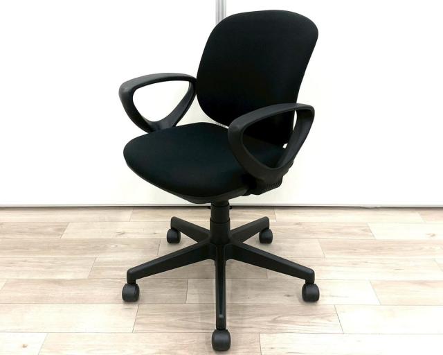 ■プラス （PLUS）製　■プリセア （Presea）シリーズ　■ローバック　■肘付き/サークル肘　■ブラック　【弊社使用欄：A01058242 】【SN】