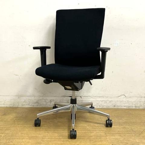 コクヨ プント ハイバックモデル 可動肘 張地:ハイグレードタイプ ブラック×ポリッシュ脚 ランバーサポート付き 役員用や上長席用に