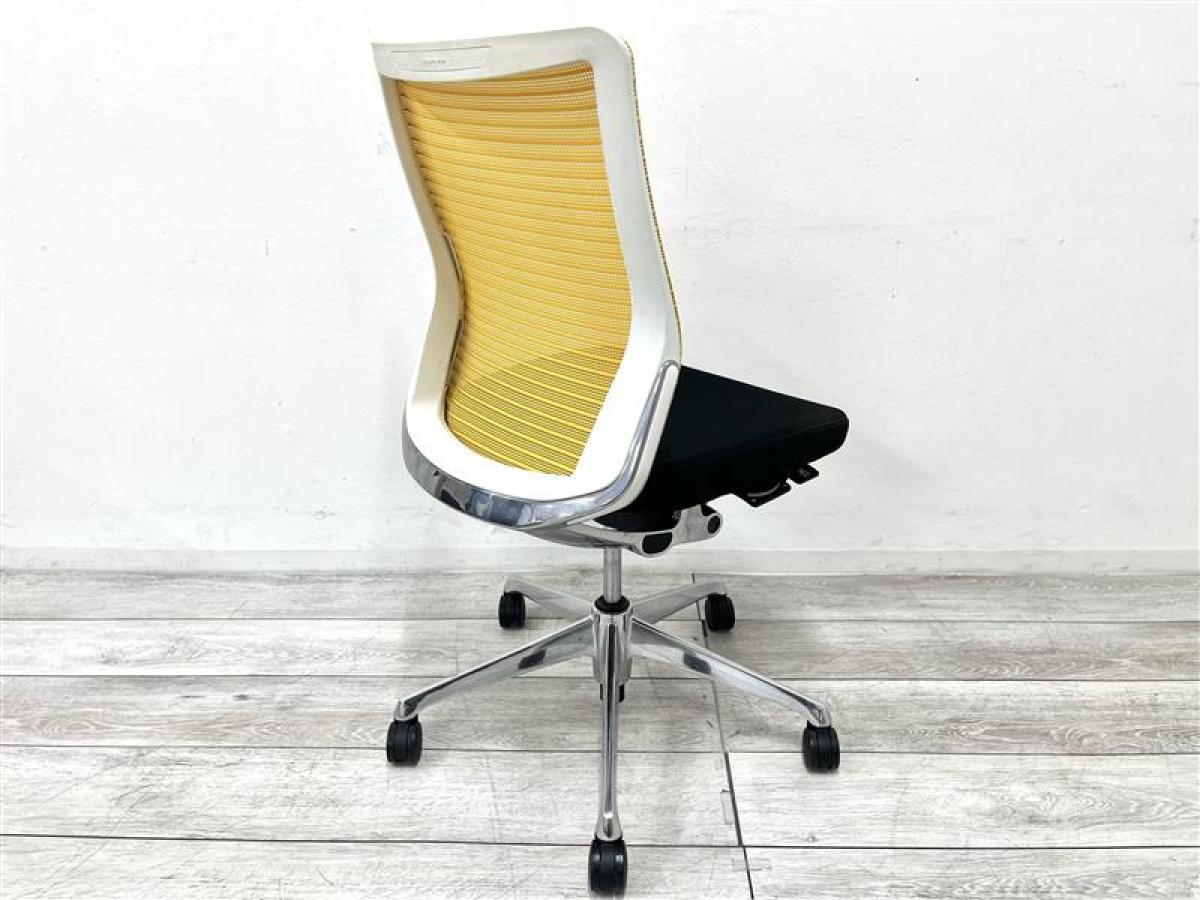 中古】コーラルメッシュ オカムラ/okamura 肘無ミドルバックチェア