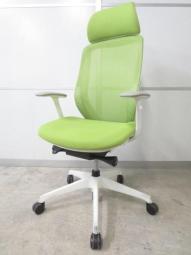 新感覚のオフィスシーティング！前傾機能付きでクッション性も良い充実の座り心地！新定番の高性能チェア！
■オカムラ/シルフィーメッシュ/ライムグリーン　■人気のヘッドレスト付！エクストラハイバック仕様！デザインアーム