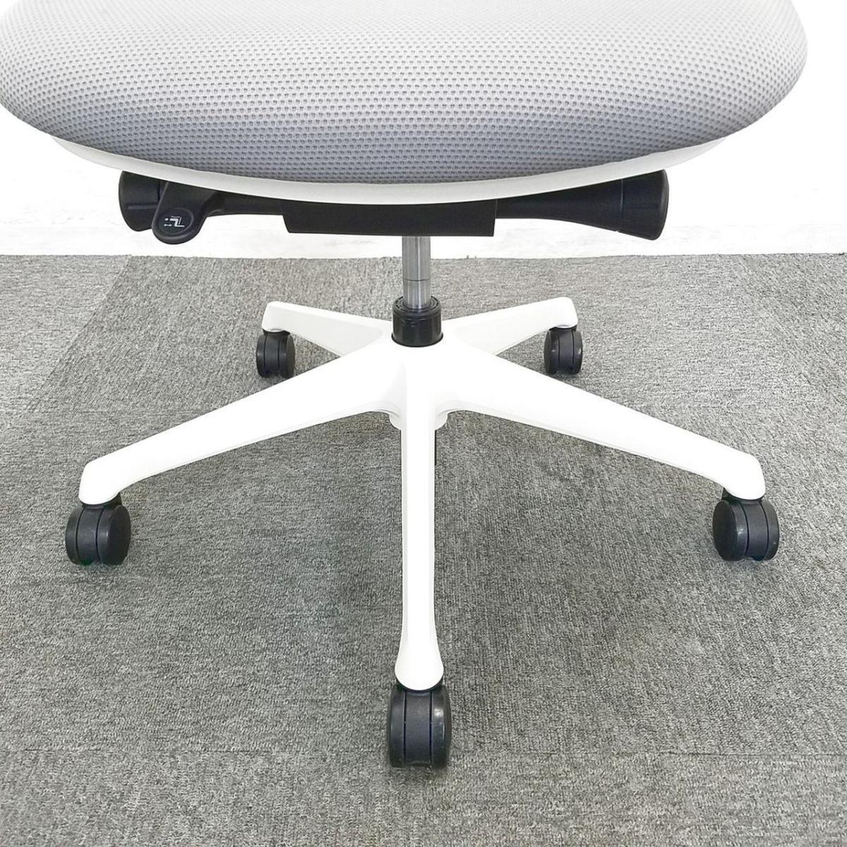 中古】シルフィーメッシュ オカムラ/okamura 肘付ローバックチェア