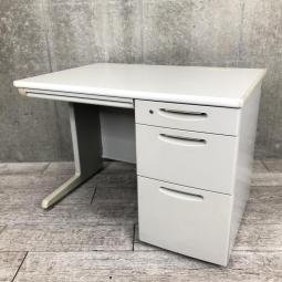 【関西倉庫在庫品】【オフィスデスクのスタンダード！】【収納スペースも充実で使いやすい！】■オカムラ製　SD　片袖デスク　W1000×D700mm　■ライトグレー