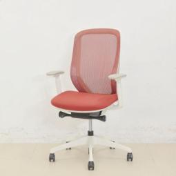 【2脚入荷!!】オカムラ社シルフィーチェア レッドが入荷!中古 高級チェア 前傾姿勢 メッシュチェア ハイバックチェア オフィスチェア テレワーク用 アジャストアーム